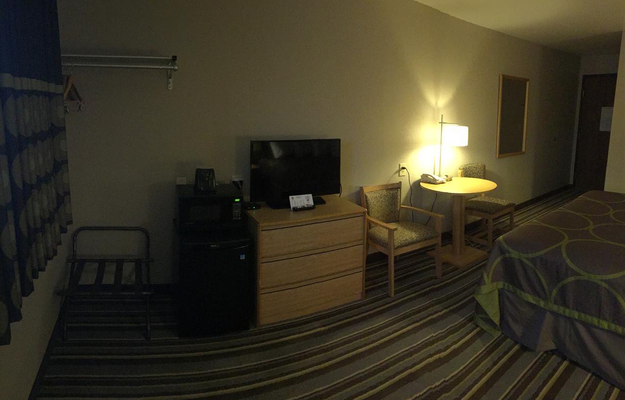 Motel Super 8 By Wyndham Dillon Zewnętrze zdjęcie